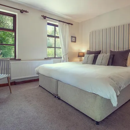 Ardagh & Restaurant 4*