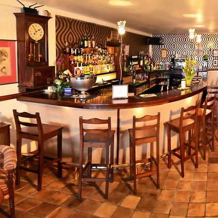 Ardagh & Restaurant 4*