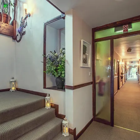 Ardagh & Restaurant 4*